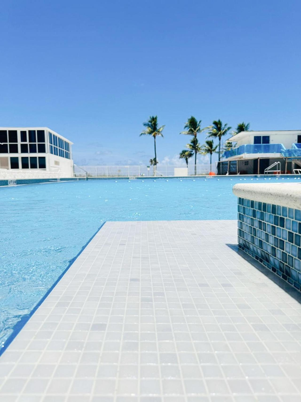 Castle 828 Oceanfront View With Balcony, Pool, Tennis, Beach Access And Free Parking! Μαϊάμι Μπιτς Εξωτερικό φωτογραφία